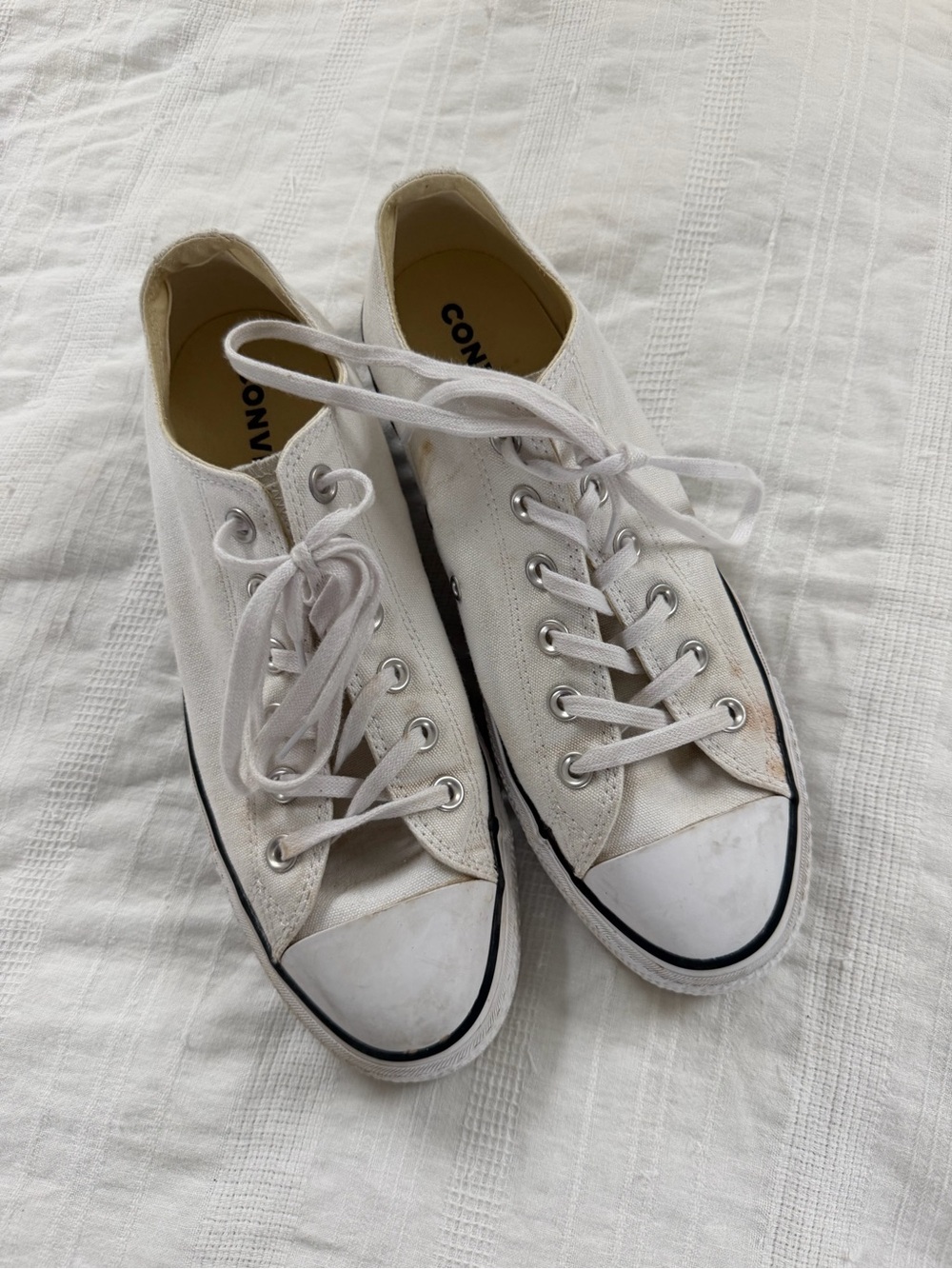 Converse Women’s platform White Canvas Low Top Sneakers